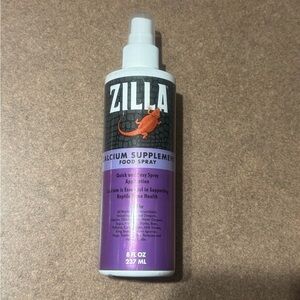 Zilla Calcium Supplement Food Spray 8 oz Reptile Health Supplies